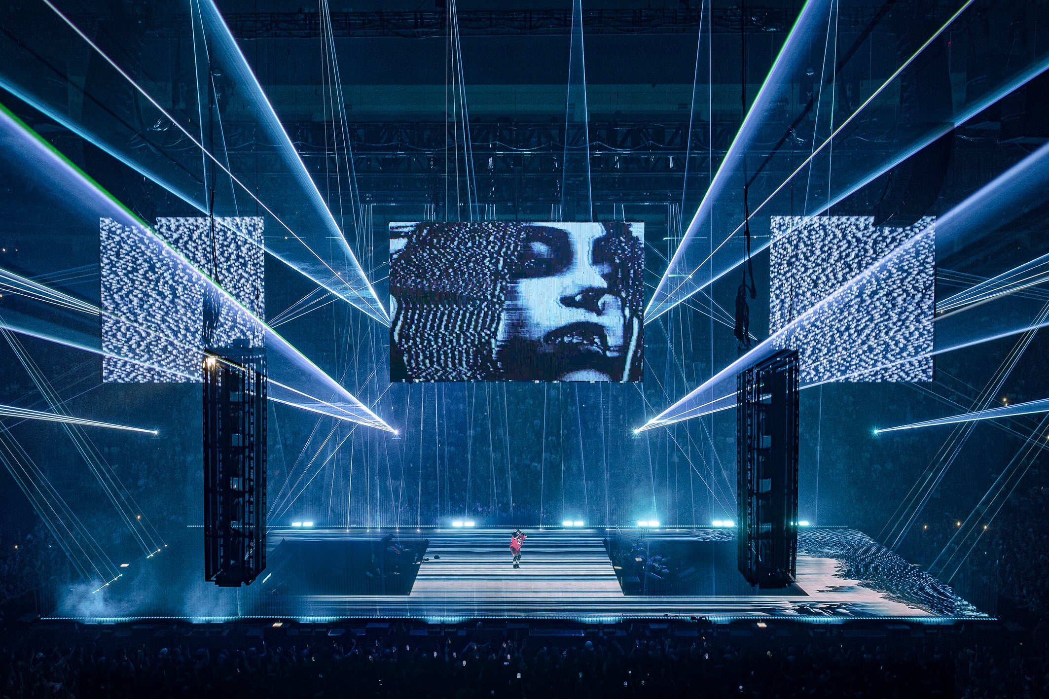 Moment_Factory_Custom_Concerts_and_Shows_Billie_Eilish_Hard_and_Soft_Tour_115-WS